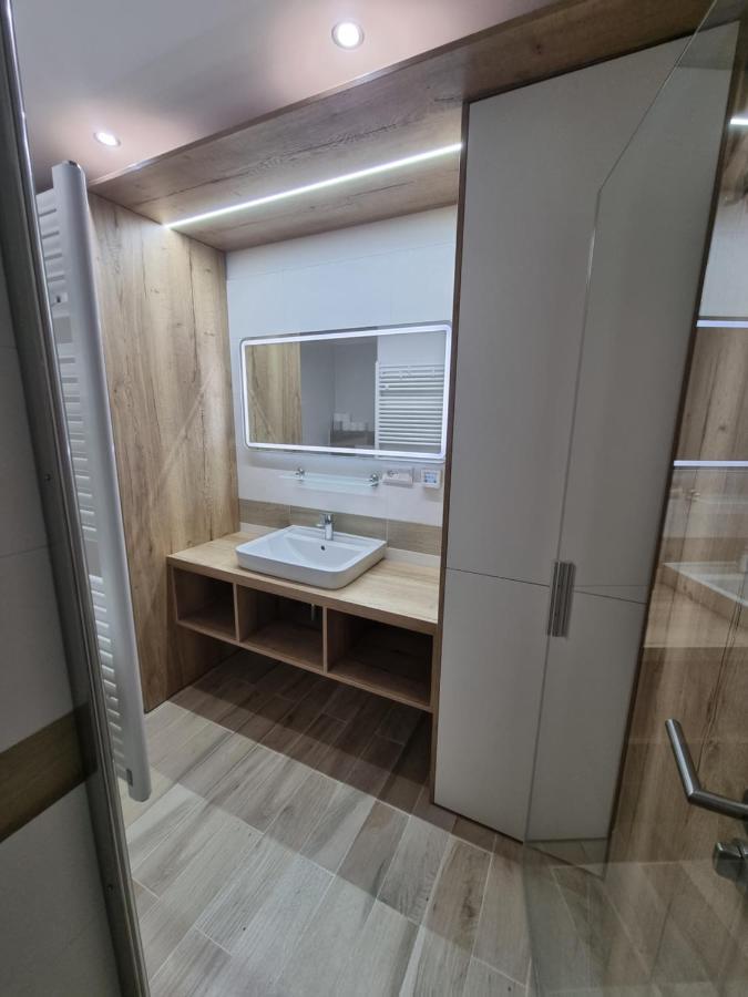 Apartman Nerudovka D 104, Finska Sauna, Garazove Stani Loučná pod Klínovcem Dış mekan fotoğraf